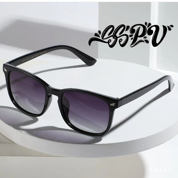 Unisex Black Polarized Sunglasses with case - Picture 2 of 4